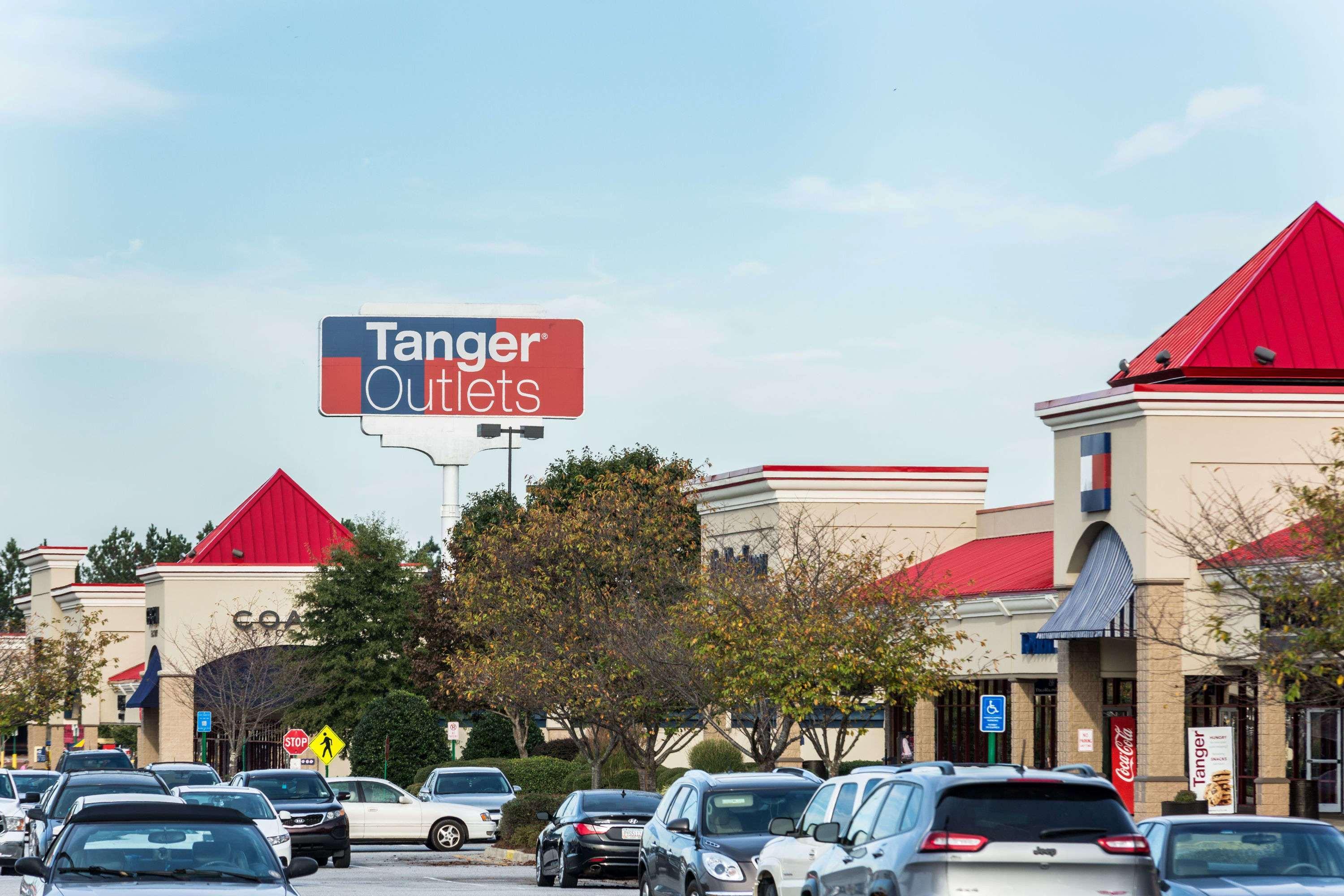 Super 8 By Wyndham Commerce Exterior foto