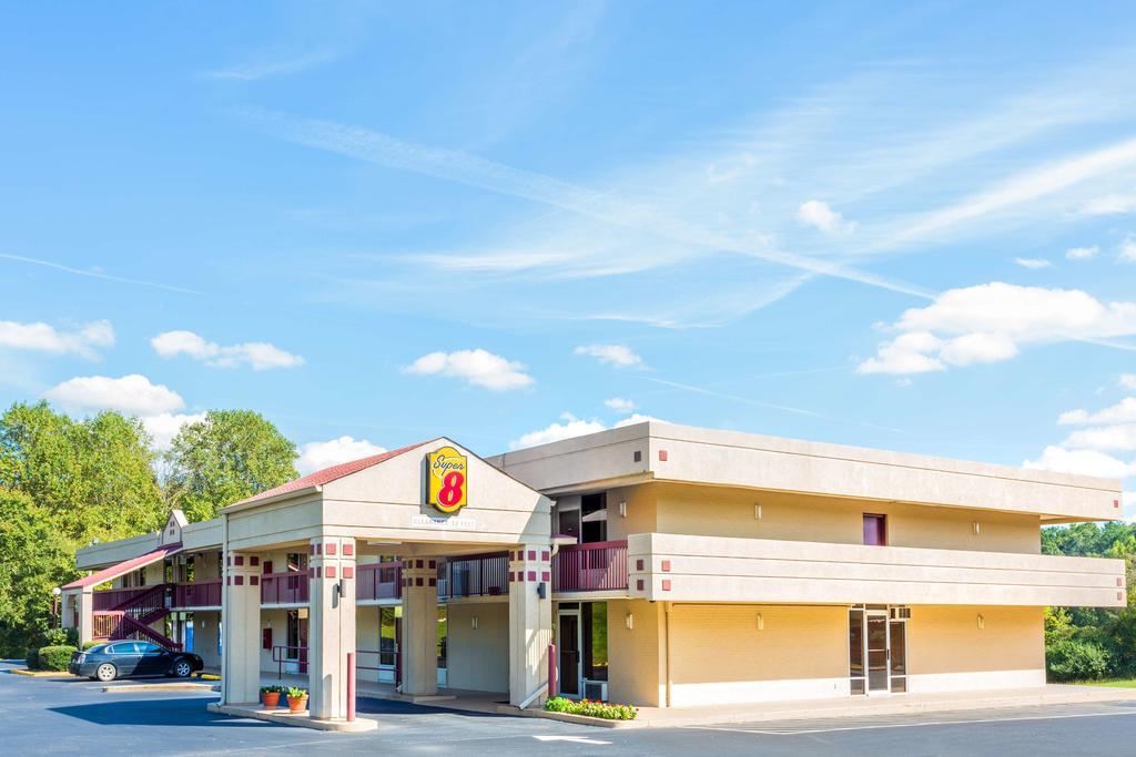 Super 8 By Wyndham Commerce Exterior foto